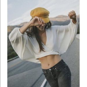 Urban outfitters Carla dolman creme blouse